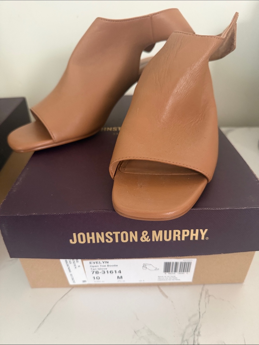 Johnston & Murphy Open-Toe Leather Mule in Tan